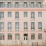 Mary Pink - No 1A - Well Decor Two-Bedroom Apartment